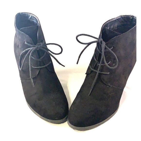 Liliana lace up 3 1/2 inch heel NWT - Picture 4 of 12